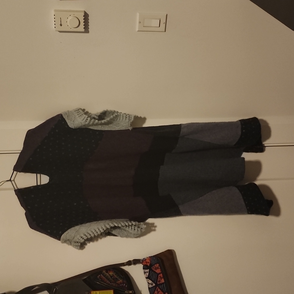 Over throw - Picture 2 of 2